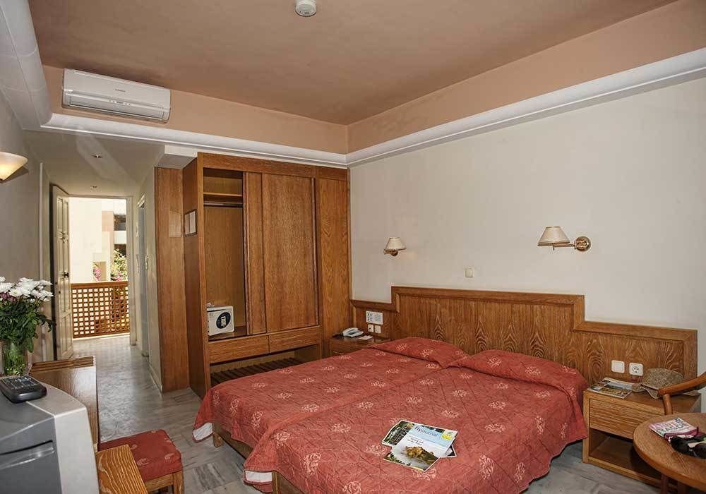 Anita Beach Hotel- Adults Only Rethymno  Exterior photo