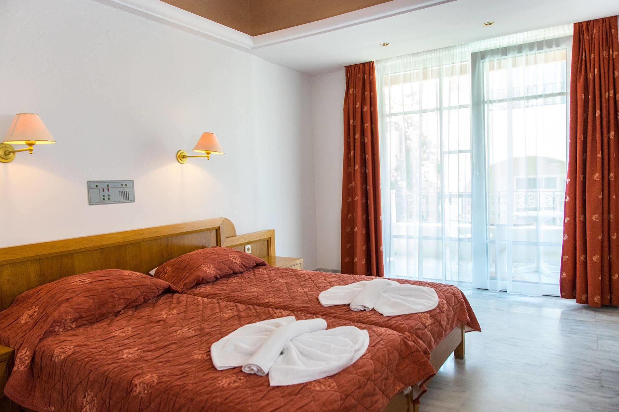 Anita Beach Hotel- Adults Only Rethymno  Exterior photo